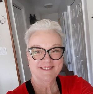 Meet your Posher, Debra